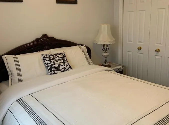 One-Bedroom King Suite